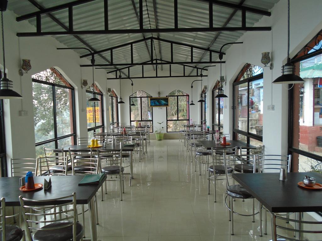 New Dolma Hotel Almora Extérieur photo